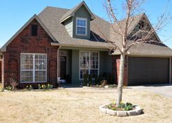 Pre-foreclosure in  E 100TH PL N Owasso, OK 74055