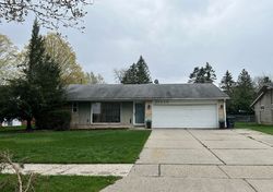 Pre-foreclosure in  BROOKSHIRE ST Southfield, MI 48076