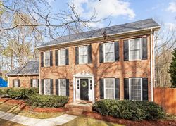 Pre-foreclosure in  HORSESHOE BEND DR Charlotte, NC 28215