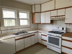Pre-foreclosure in  HOOKER AVE Poughkeepsie, NY 12601