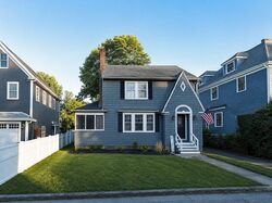 Pre-foreclosure Listing in FLORENCE AVE MELROSE, MA 02176