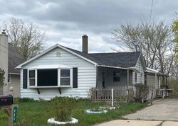 Pre-foreclosure in  W SHERIDAN RD Lansing, MI 48906