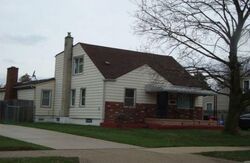 Pre-foreclosure in  ELM ST Roseville, MI 48066