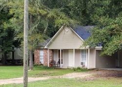 Pre-foreclosure in  LAKE ORA DR Holden, LA 70744