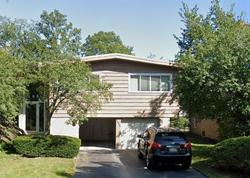 Pre-foreclosure in  IDLEWOOD LN Highland Park, IL 60035