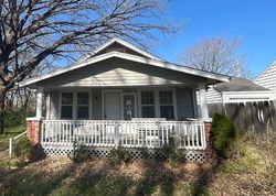 Pre-foreclosure in  SW WATSON AVE Topeka, KS 66606