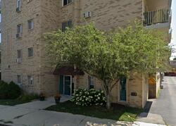 Pre-foreclosure in  CIRCLE AVE H Forest Park, IL 60130