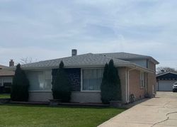 Pre-foreclosure in  E 164TH PL South Holland, IL 60473