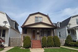Pre-foreclosure in  N NORTHWEST HWY Chicago, IL 60630