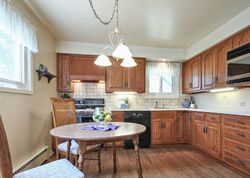 Pre-foreclosure in  APPLEGATE RD Glenview, IL 60025