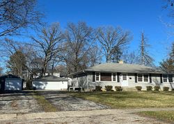 Pre-foreclosure in  E EVERGREEN ST Wheaton, IL 60187