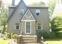 Pre-foreclosure in  ELMWOOD RD Cleveland, OH 44121
