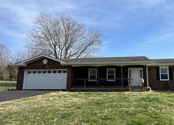 Pre-foreclosure in  KNOX AVE Vine Grove, KY 40175