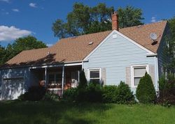 Pre-foreclosure in  E LOUISE DR Lansing, IL 60438