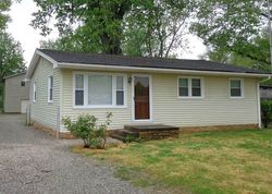 Pre-foreclosure in  E RIVERSIDE DR Evansville, IN 47714