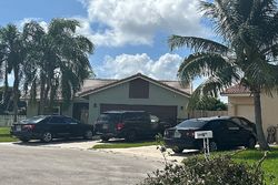 Pre-foreclosure in  96TH PL S Boynton Beach, FL 33437