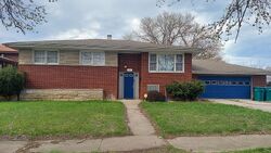 Pre-foreclosure in  W 19TH PL Gary, IN 46404