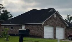 Pre-foreclosure in  PALMETTO DR La Place, LA 70068