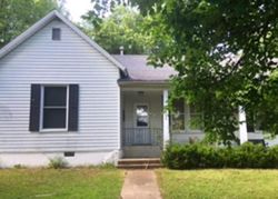 Pre-foreclosure Listing in MCNAIR ST VERSAILLES, MO 65084