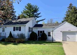 Pre-foreclosure in  HARBOR LIGHTS RD Green Bay, WI 54313