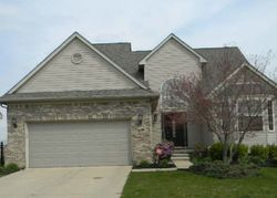 Pre-foreclosure in  GATEWAY DR Romulus, MI 48174