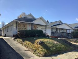 Pre-foreclosure in  RICHARDT AVE Evansville, IN 47711