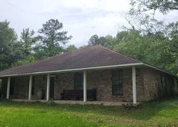 Pre-foreclosure in  WHISPERING OAKS DR Baker, LA 70714