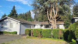 Pre-foreclosure in  WALLINGFORD AVE N Seattle, WA 98133