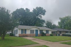 Pre-foreclosure in  VOSS DR Bossier City, LA 71111