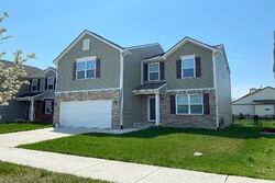 Pre-foreclosure in  PEMBROOKE AVE New Haven, MI 48048