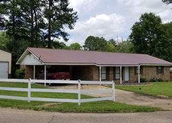 Pre-foreclosure in  TEXAS AVE Tupelo, MS 38801