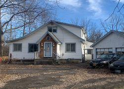 Pre-foreclosure in  FIVE MILE LINE RD Webster, NY 14580