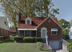 Pre-foreclosure in  VALLEYVIEW DR Dayton, OH 45405