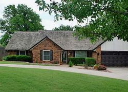 Pre-foreclosure in  MOCKINGBIRD DR Guthrie, OK 73044