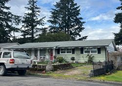 Pre-foreclosure in  SE LINCOLN CT Portland, OR 97233