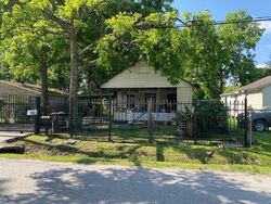 Pre-foreclosure in  CRESTON DR Houston, TX 77026