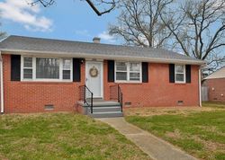 Pre-foreclosure in  GAFFNEY RD Richmond, VA 23237