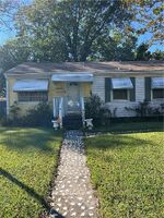 Pre-foreclosure in  UNIVERSITY DR Norfolk, VA 23513