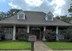 Pre-foreclosure in  BORDEAUX DR Kenner, LA 70065