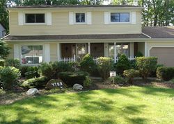 Pre-foreclosure in  TIMBERVIEW DR Lorain, OH 44053