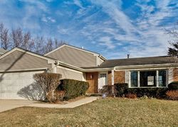 Pre-foreclosure in  CAREN DR Buffalo Grove, IL 60089