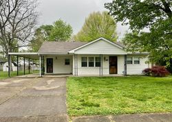 Pre-foreclosure in  PETWOOD BLVD Louisville, KY 40272