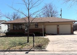 Pre-foreclosure in  E 31ST TER Hutchinson, KS 67502