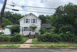 Pre-foreclosure in  HOMESTEAD ST Manchester, CT 06042