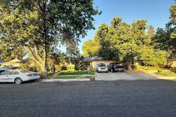 Pre-foreclosure in  N BARTON AVE Fresno, CA 93710