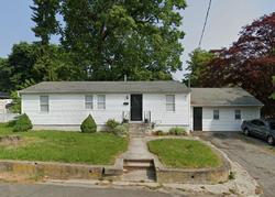Pre-foreclosure in  SOUNDVIEW AVE Bridgeport, CT 06606