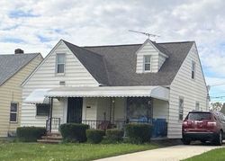 Pre-foreclosure in  KENNERDOWN AVE Maple Heights, OH 44137