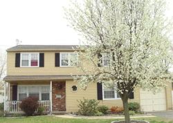 Pre-foreclosure in  CRESTWOOD DR Burlington, NJ 08016