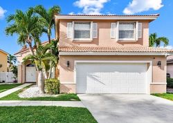 Pre-foreclosure in  NW 10TH TER Hollywood, FL 33029