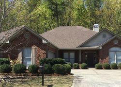 Pre-foreclosure in  N LAKE CIR Birmingham, AL 35242